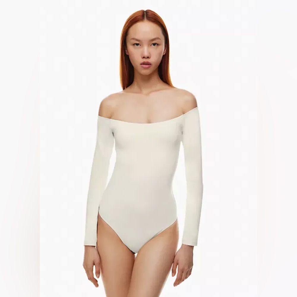 Aritzia Contour Off-Shoulder Longsleeve Bodysuit Matte Pearl Size S